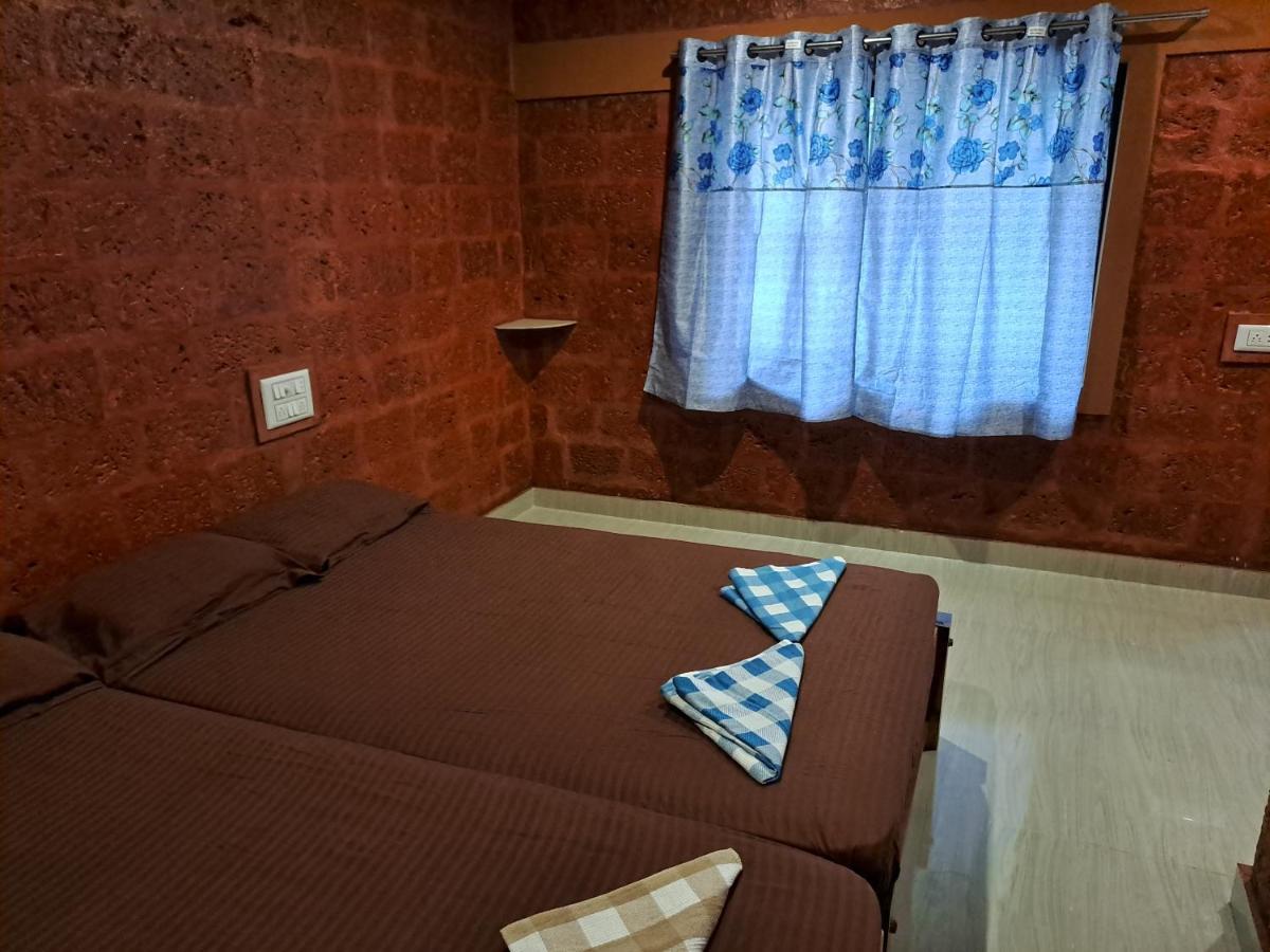 Palm Beach Resort Kumta Habitación foto